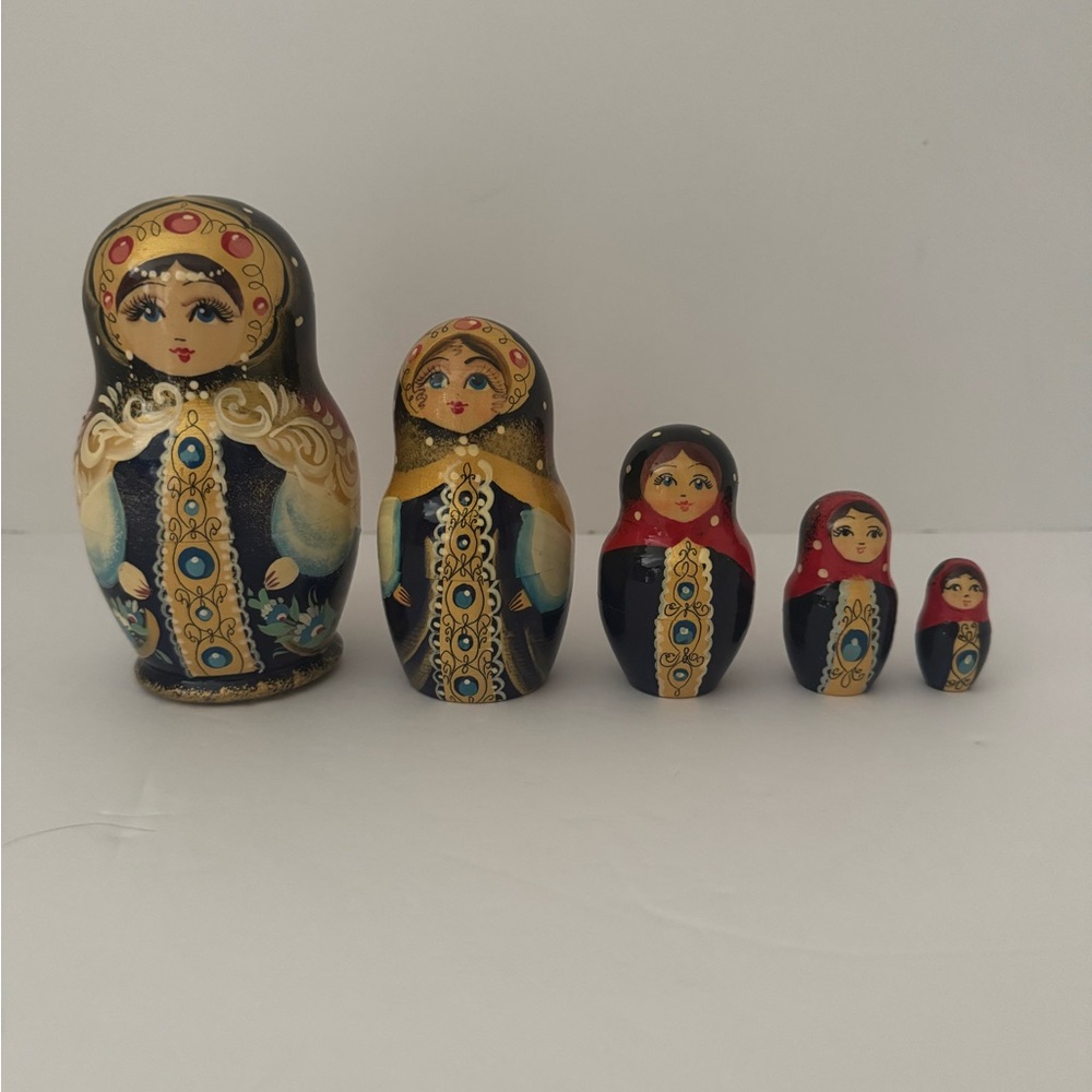 Russian Matryoshka/Kanyra Wood Nesting Dolls Set Of 5 Hand Painted Vintage